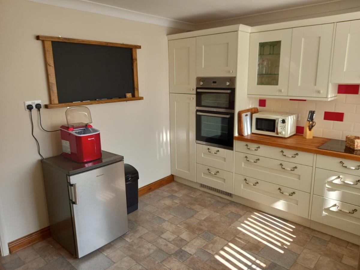 Pet Friendly Beautiful Detached Cottage Close To Spurn Point, Easington And Withersea Kingston upon Hull Exterior foto