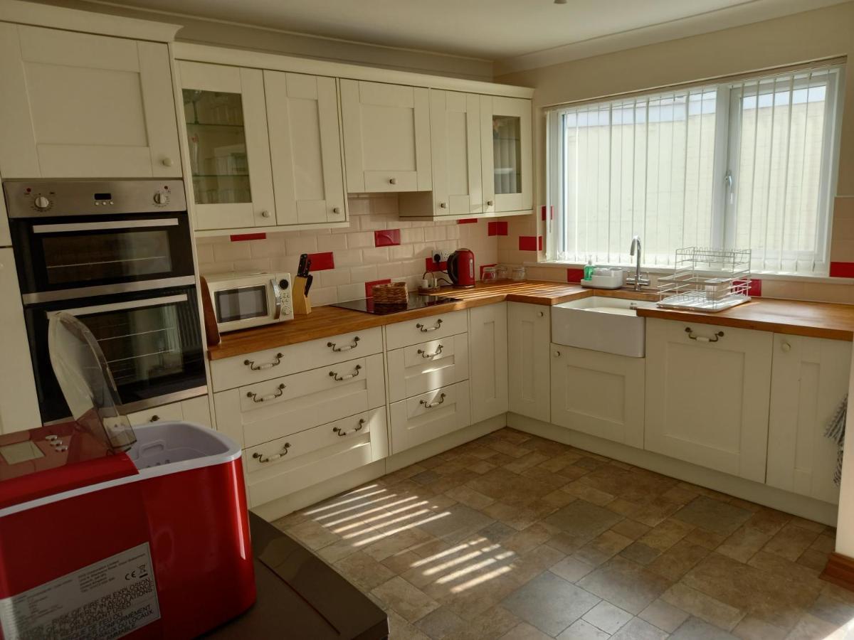 Pet Friendly Beautiful Detached Cottage Close To Spurn Point, Easington And Withersea Kingston upon Hull Exterior foto